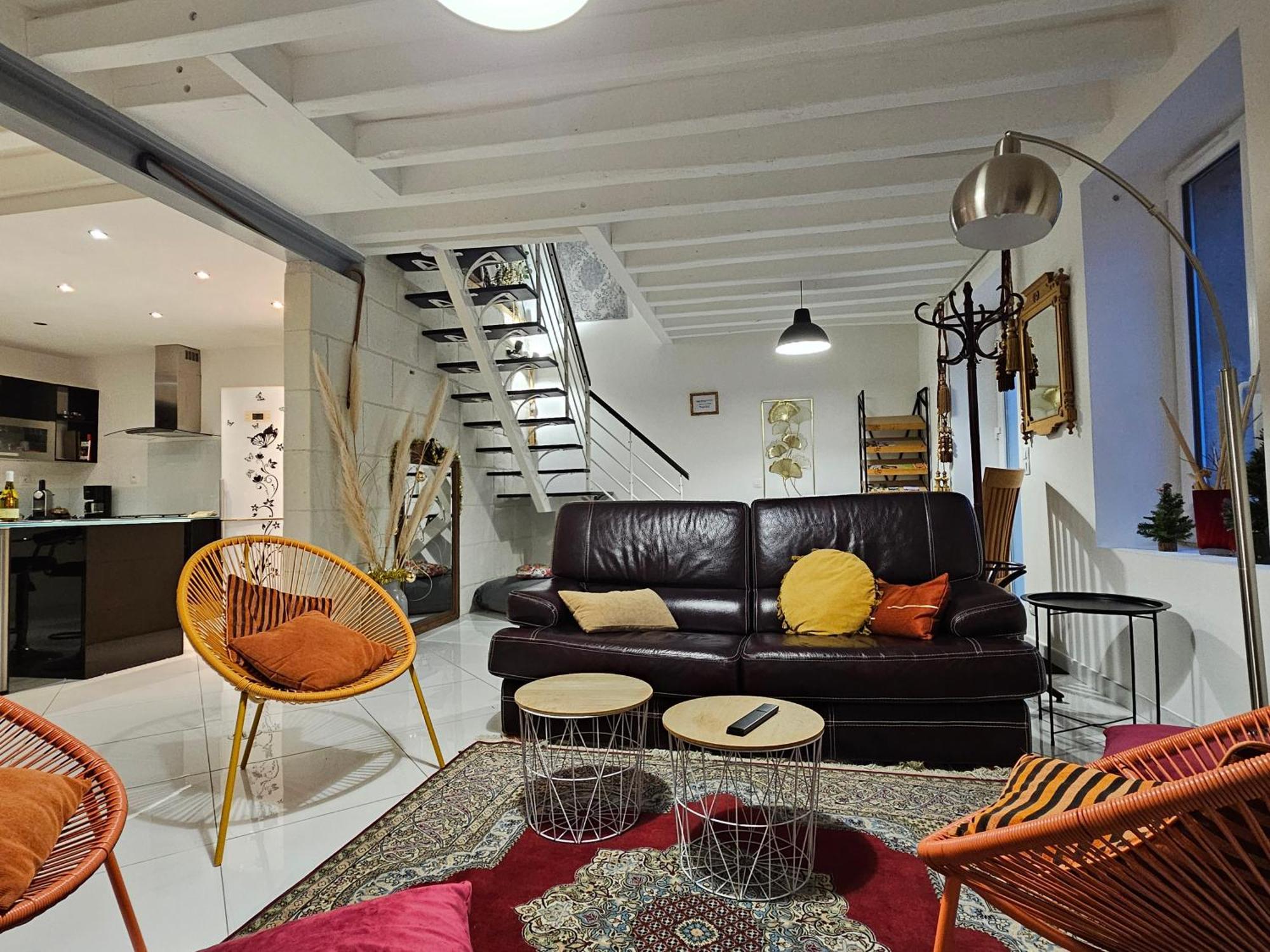 Comme A La Maison Couffy Exterior photo